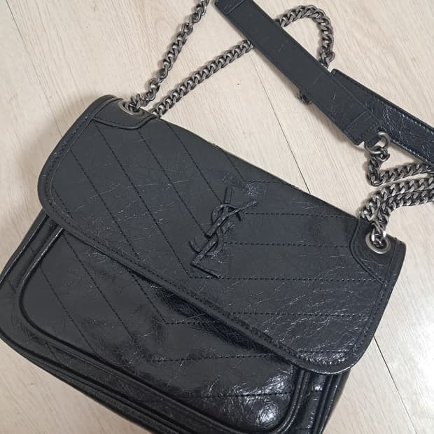 입생로랑 블랙 숄더백 새상품