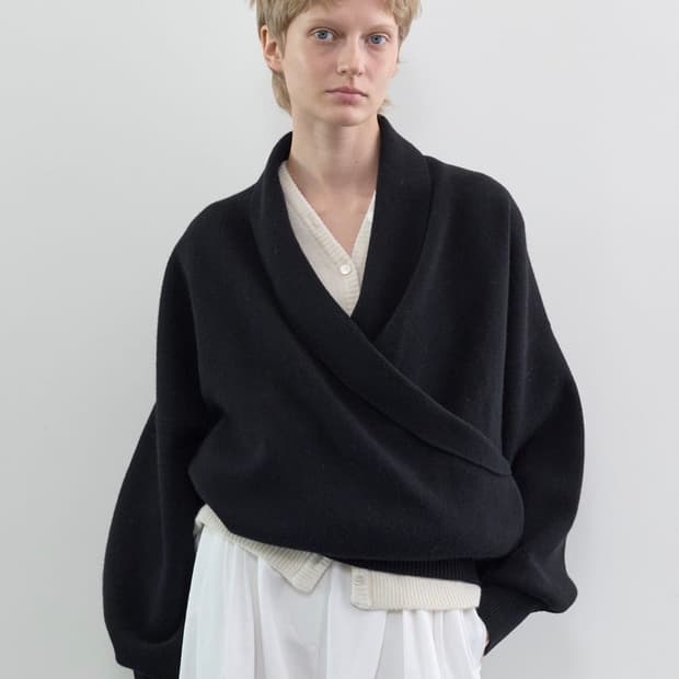 문달 캐시미어 숄 카라 탑 니트 구합니다.