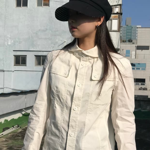 포켓 디테일 화이트 셔츠