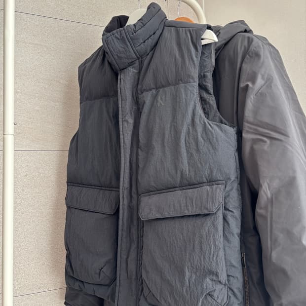 ck 캘빈클라인 패딩조끼 블랙