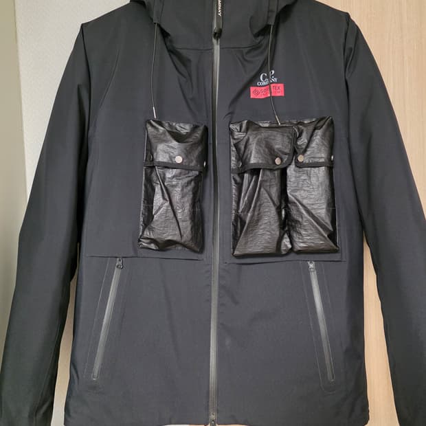 CP컴퍼니 고어텍스,,패딩 점퍼(내피 탈착 가능)