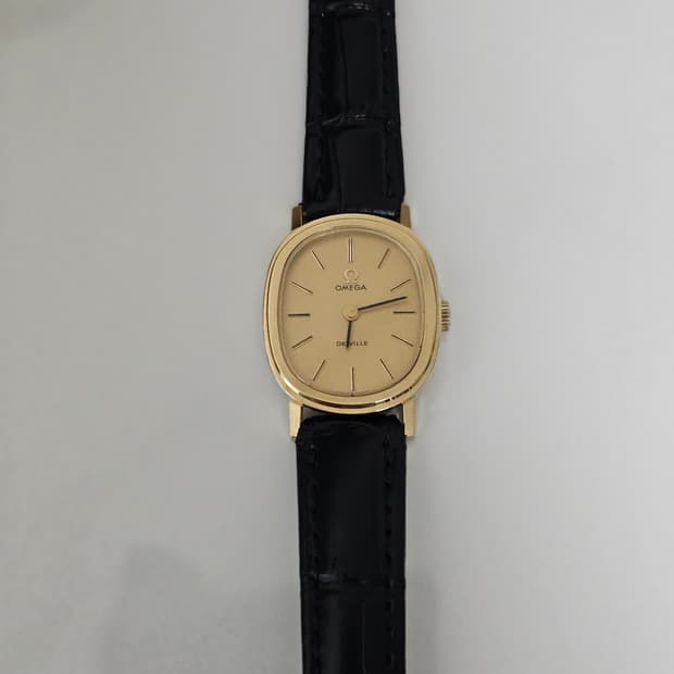 정품 빈티지 오메가 드빌 엘립스 가죽 수동시계 팝니다
