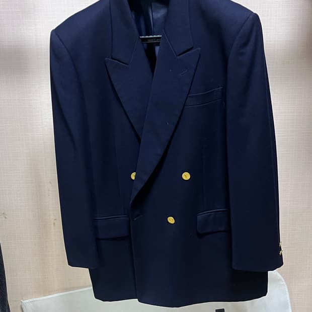 입생로랑 금장 더블 블레이저 
