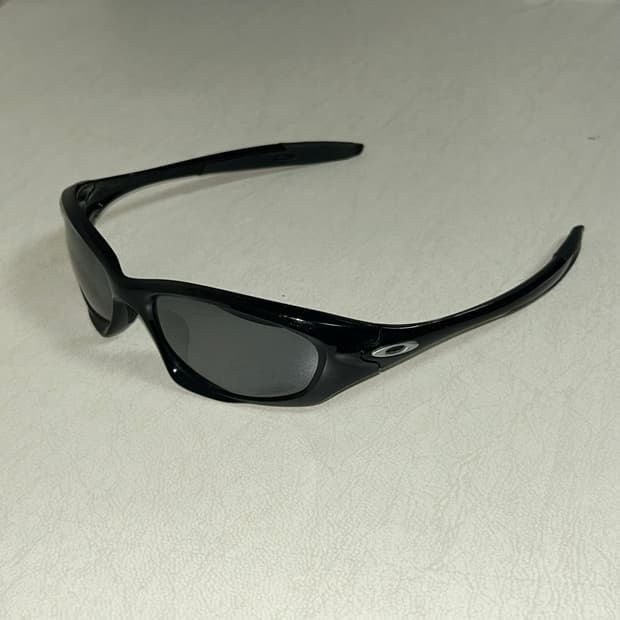 오클리 XX 트웬티 블랙 선글라스