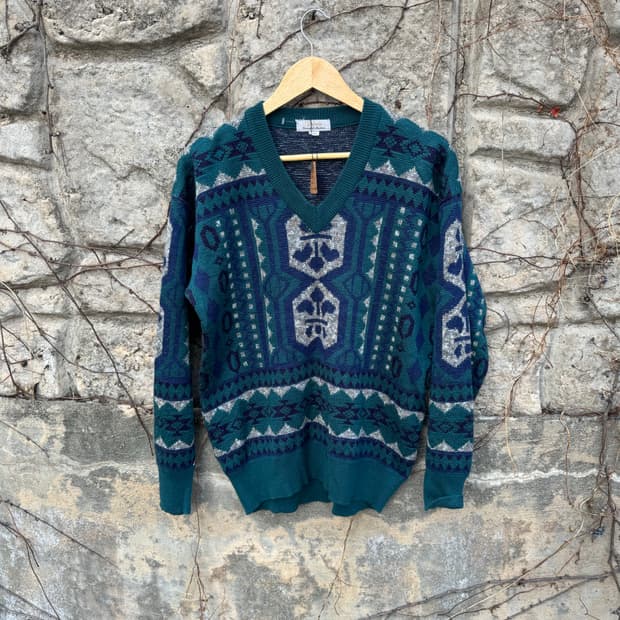 일본 빈티지 에스닉 패턴 v넥 니트 