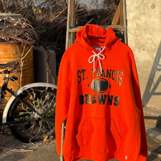 Russell Hooded Sweat By St.Francis 