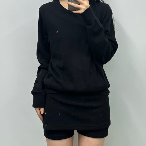 타미힐피거 블랙 라운드 니트