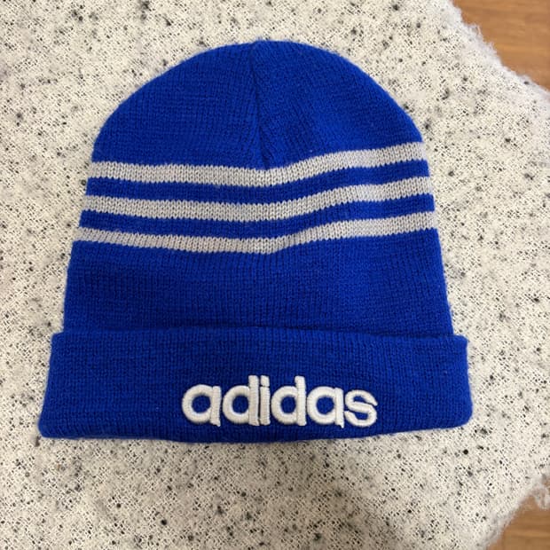 N107. 아디다스 비니