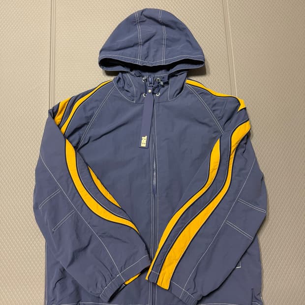 (M) (105) ERL UFO PARKA 