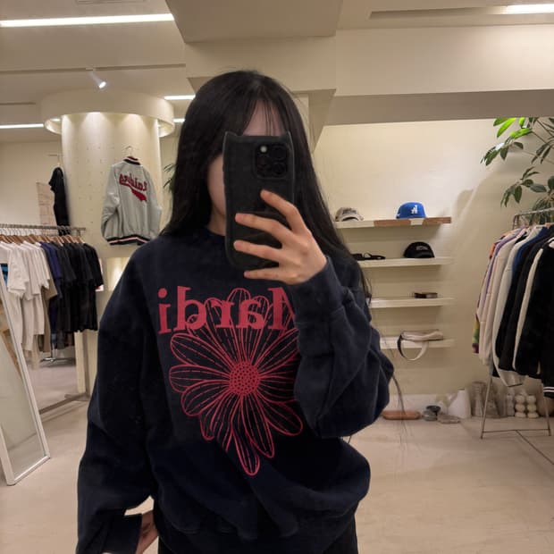 마르디 메크르디 빅로고 크롭 맨투맨 U2