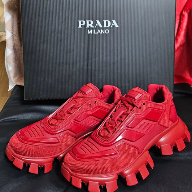 프라다 클라우드 버스트 썬더 레드 (6.5/255) 정품