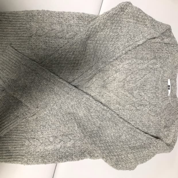 유니클로 회색 니트