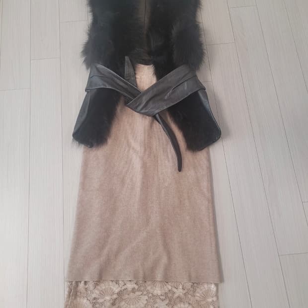 새상품 리얼 퍼 + 가죽 벨트 베스트 / 퍼 조끼 (딥브라운)