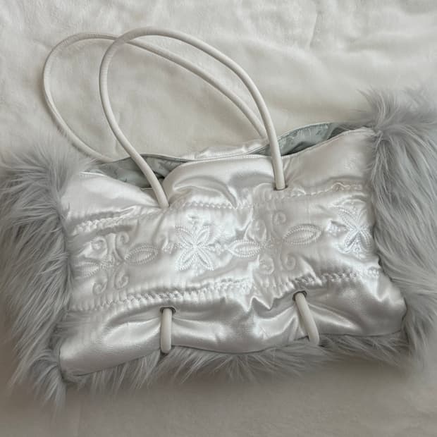 스컬프터 플러피백 화이트