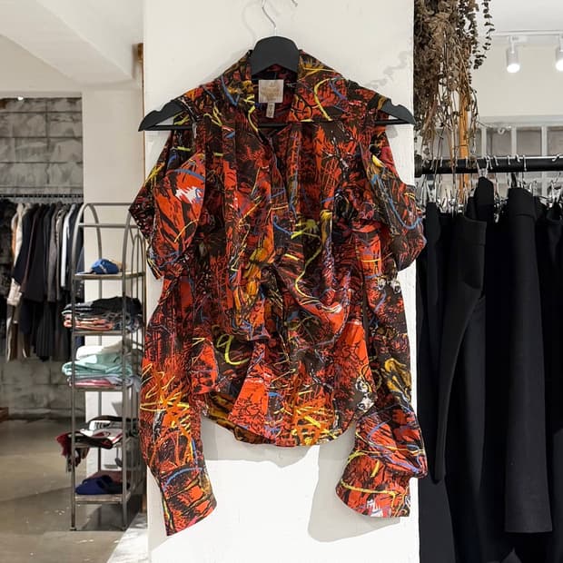 비비안웨스트우드 레드 fw10 프린팅 오픈숄더 실크 셔츠