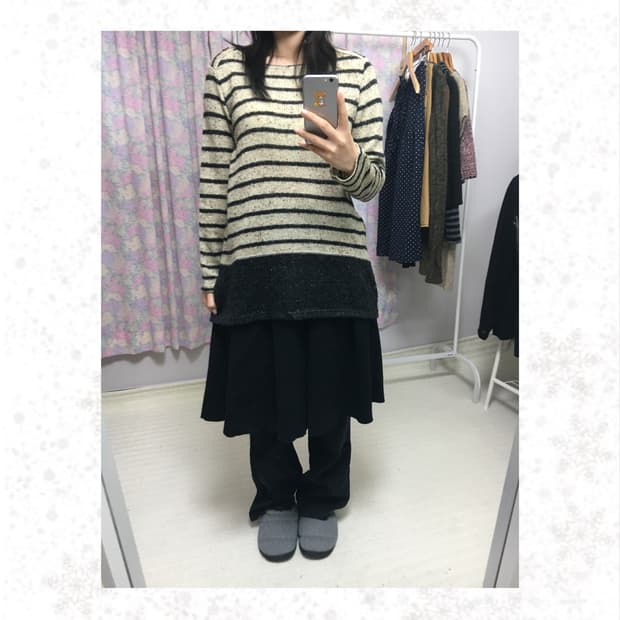 베이지 스트라이프 니트