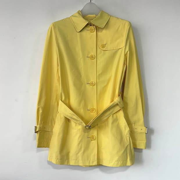 버버리 벨티드 하프 트렌치 코트