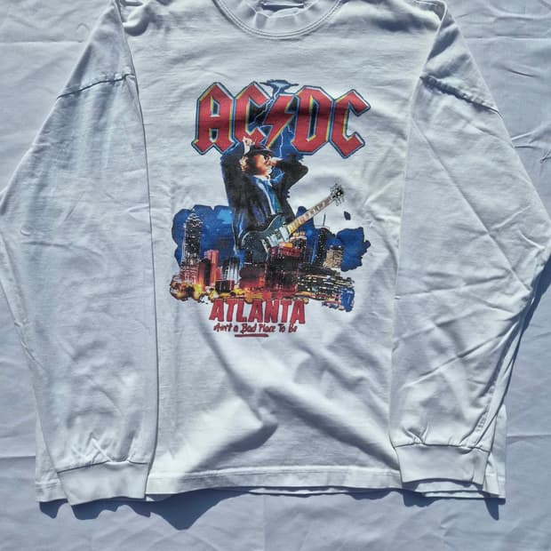 AC/DC 'Ain't a Bad Place To Be' 록 롱슬리브