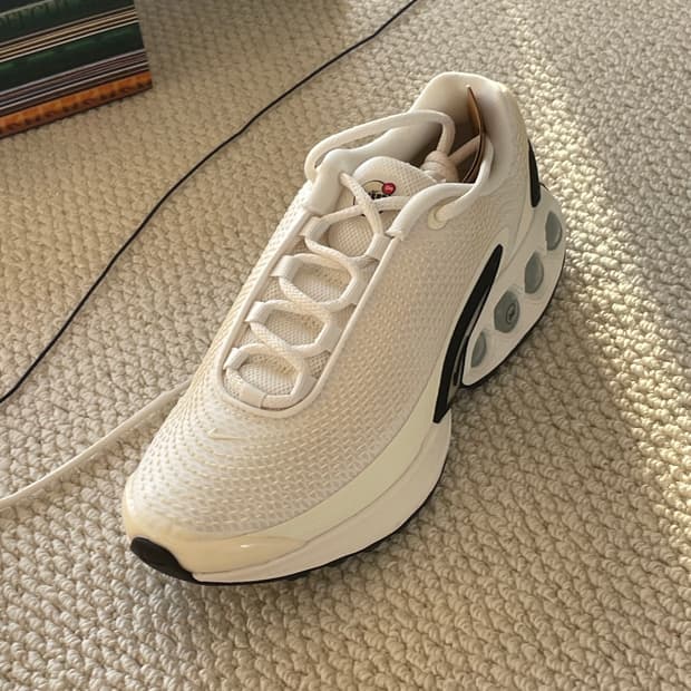 [새상품/250] 나이키 에어맥스 Dn (오프컷 서울 기념)