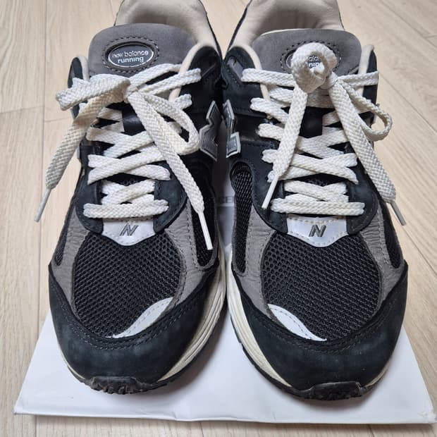[275] 뉴발란스 2002R 프리미엄 빈티지 블랙