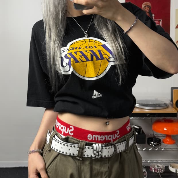 아디다스 LA 레이커스 그래픽 블랙 반팔 티셔츠