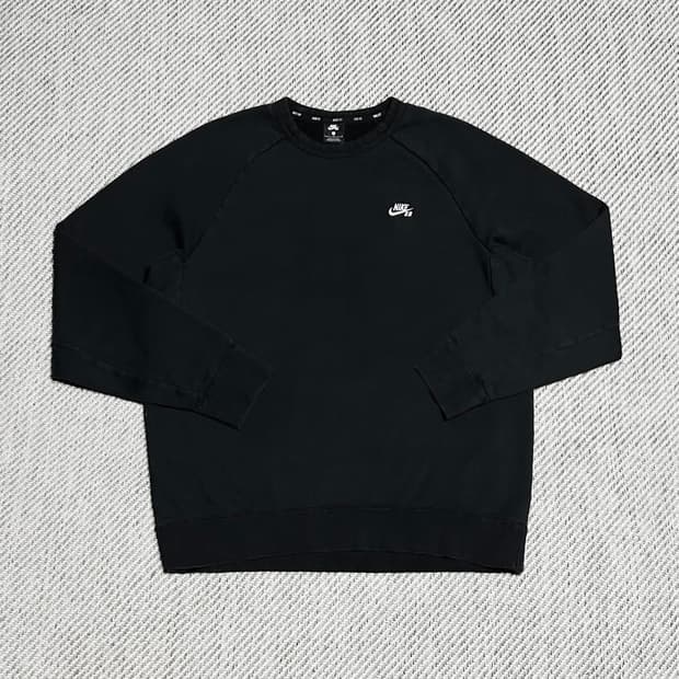 [S] Nike 나이키 SB 베이직 블랙 라운드 맨투맨