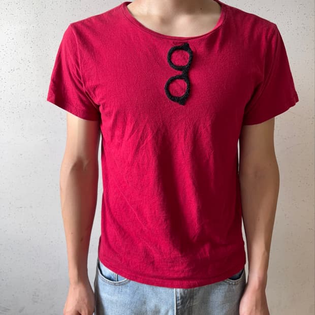 뿔테 glasses tee