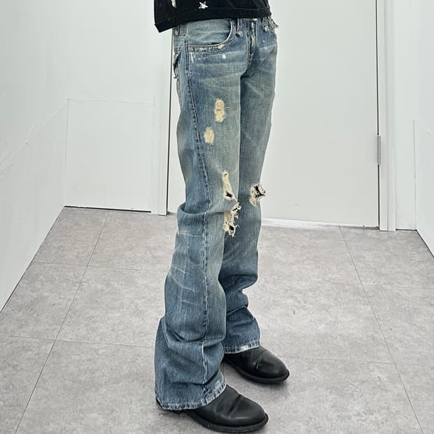 Semantic design silver painting flare