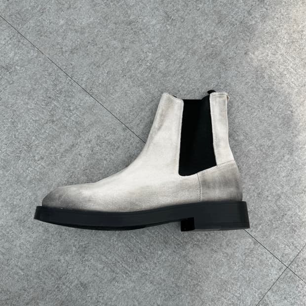 ZARA 화이트 누벅 부츠