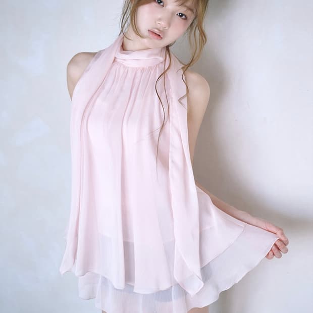 레이즈미야 유이 러플 블라우스 베이비핑크