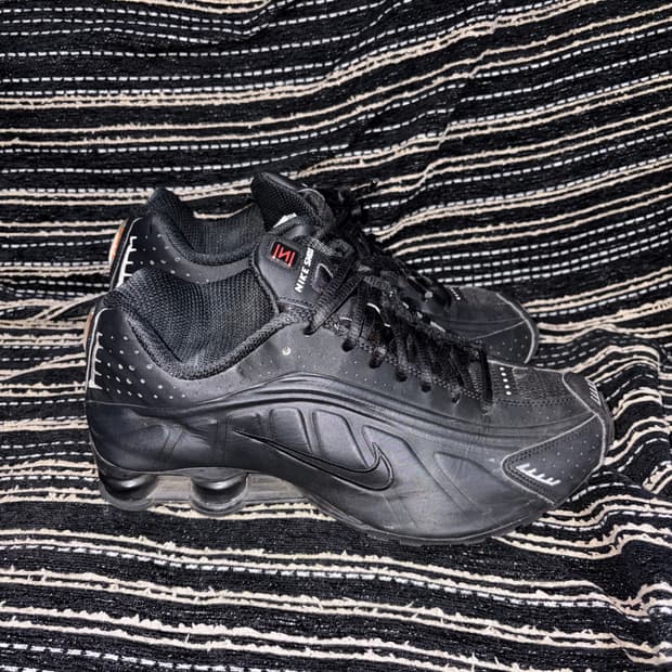 나이키 삭스 275