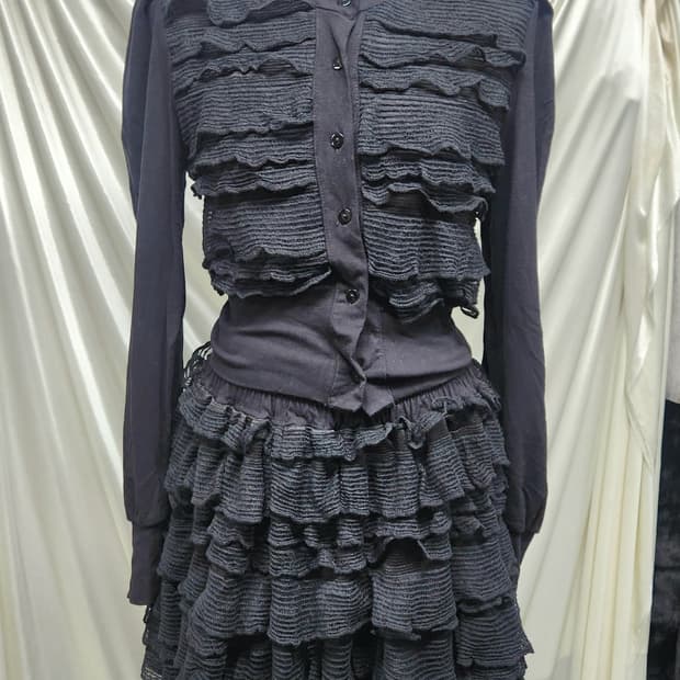 입체 러플 블랙 셋업룩🤍프릴 폭탄 블랙 치마바지·가디건 세트핏