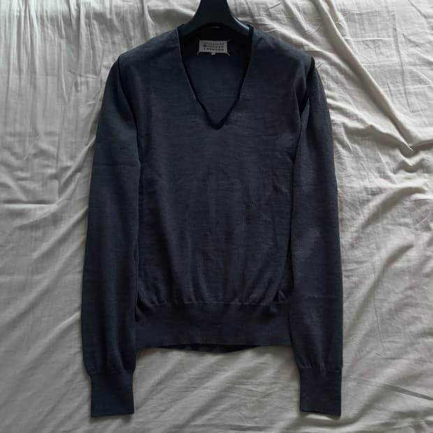 마르지엘라 aw19 브이넥 울 니트