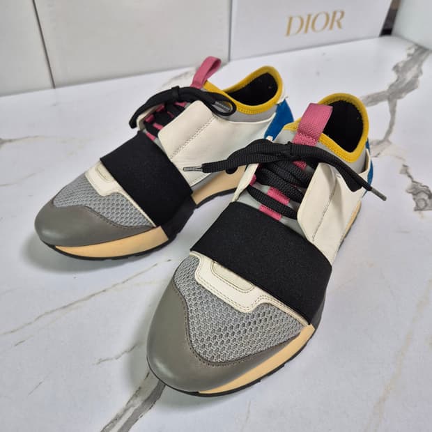 (정품) 발렌시아가 레이스러너 스니커즈 37