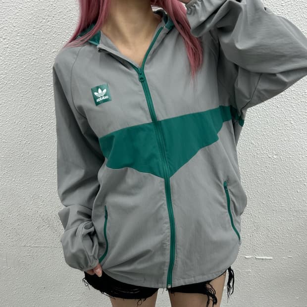 아디다스 뮤트그린 그레이 후드 바람막이 L