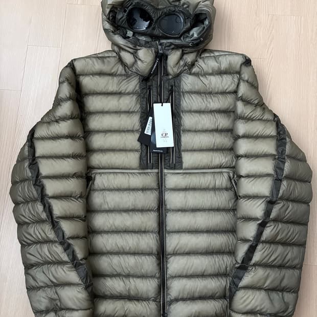 CP컴퍼니 디디쉘 고글 후드 다운 펀가이그레이 XL 새상품 팝니다