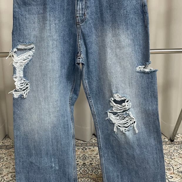 쿠어 와이드 데미지 진 (미착용)