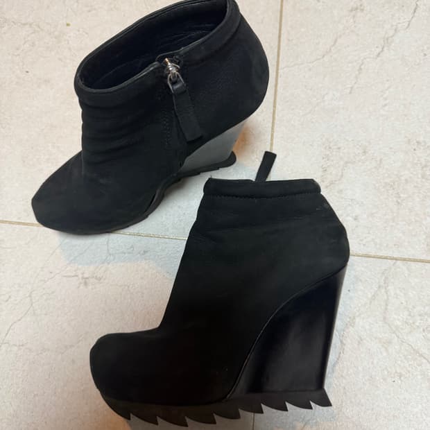 카밀라 스코브가드 웨지힐 부츠