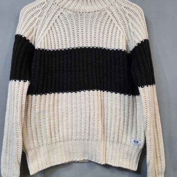 RAW 아이보리 블랙 배색 니트(XS)