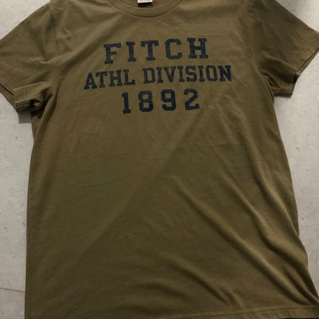 아베크롬비 카키 반팔