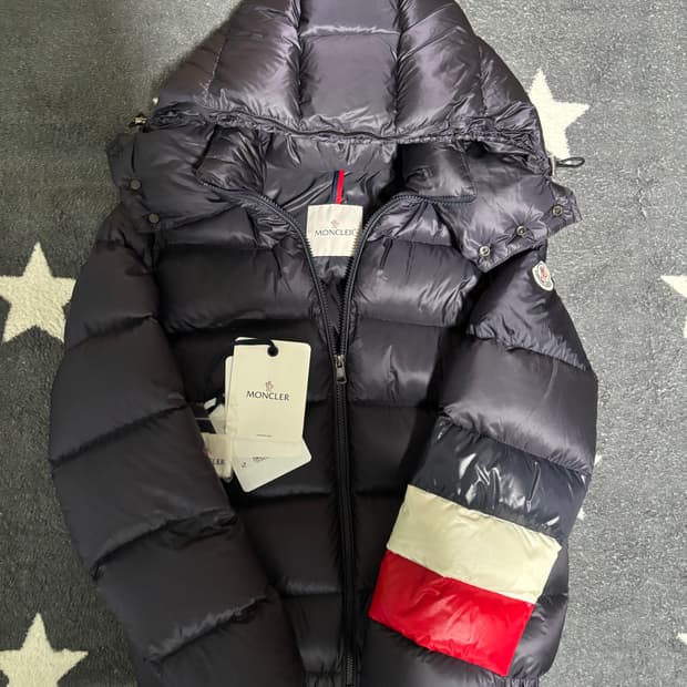 몽클레어 삼선윌름패딩