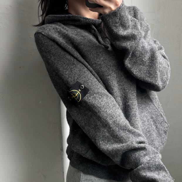 Stone-Island 스톤 아일랜드 차콜컬러 후드니트