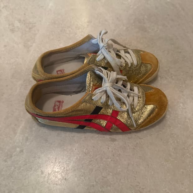 오니츠카타이거 멕스코66 골드