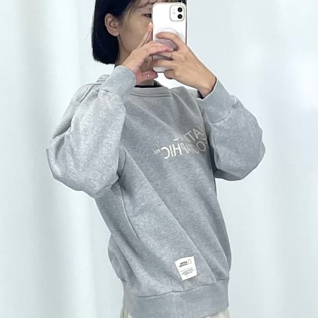  [XL]내셔널지오그래피 그레이 맨투맨CK9759