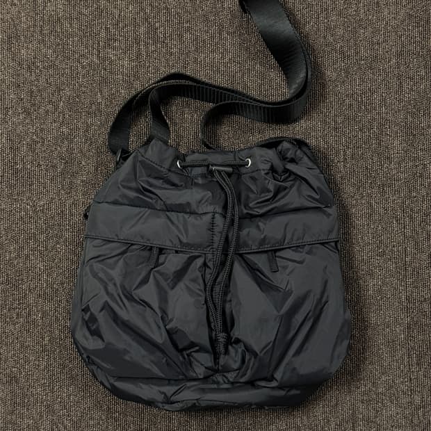 무지(MUJI) 발수 패딩 버킷백 (정가 59,900 / 1회 착용) 