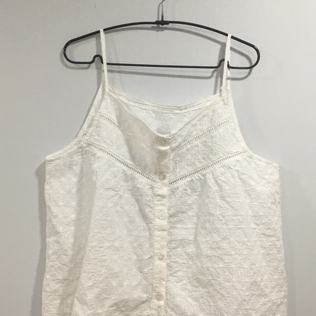 화이트 레이스 레이어드 민소매