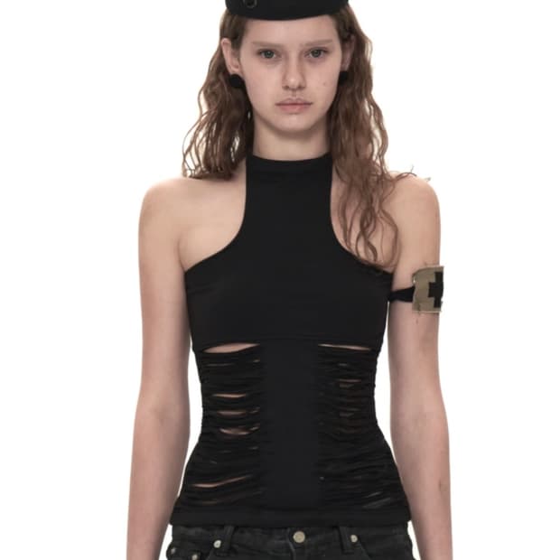 FRINGED CUTTING HALTERNECK TOP