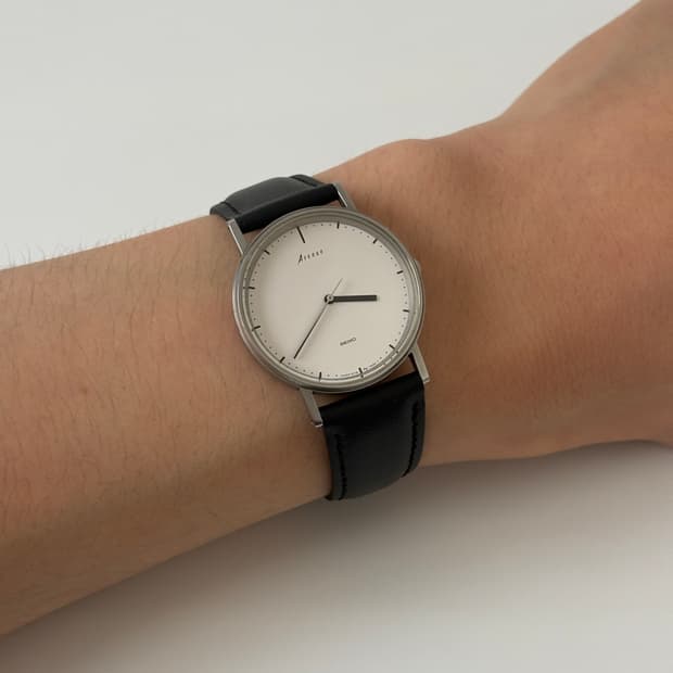 1990s Avenue White Dial Silver Quartz