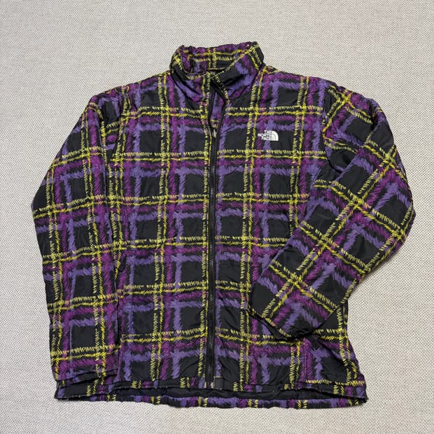 노스페이스 체크 패턴 경량패딩