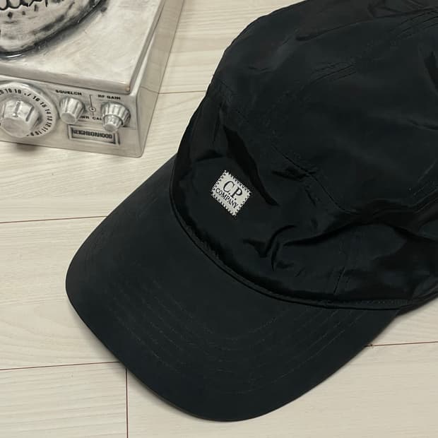 CP컴퍼니 크롬 패널캡 블랙